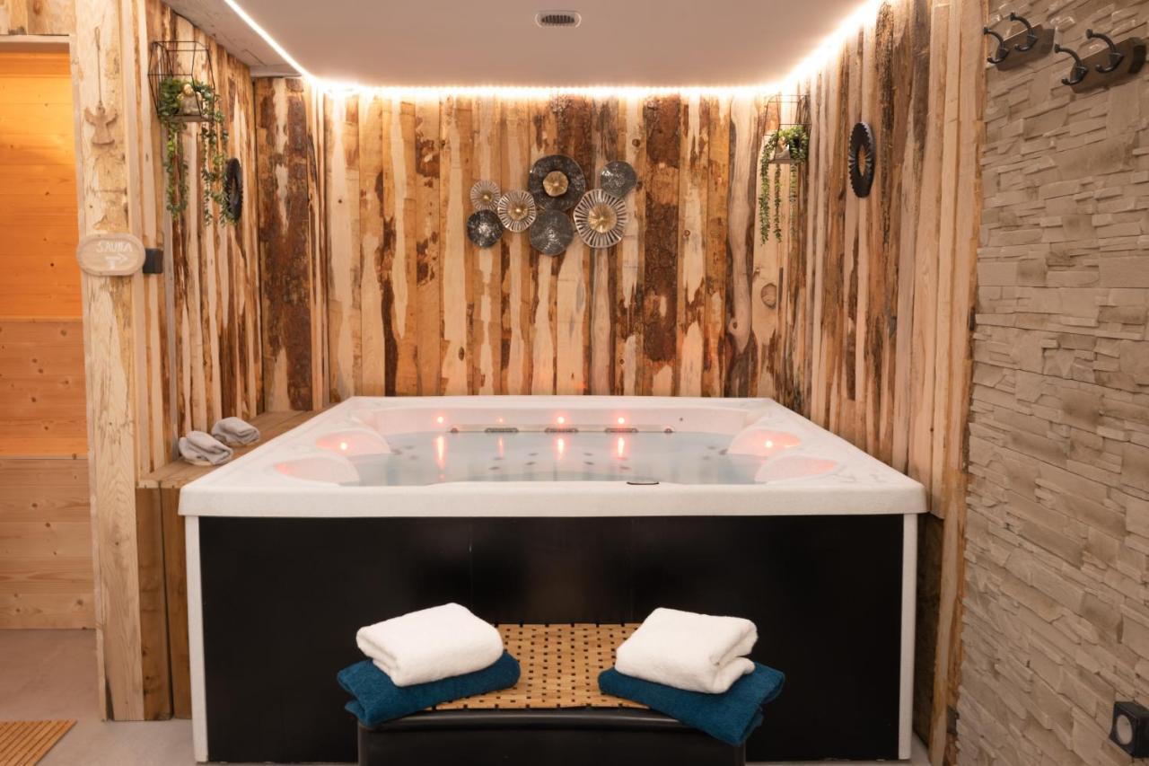 Gites Aux Fines Bulles D'Alsace Spa Privatif En Supplement Bergheim Exterior foto
